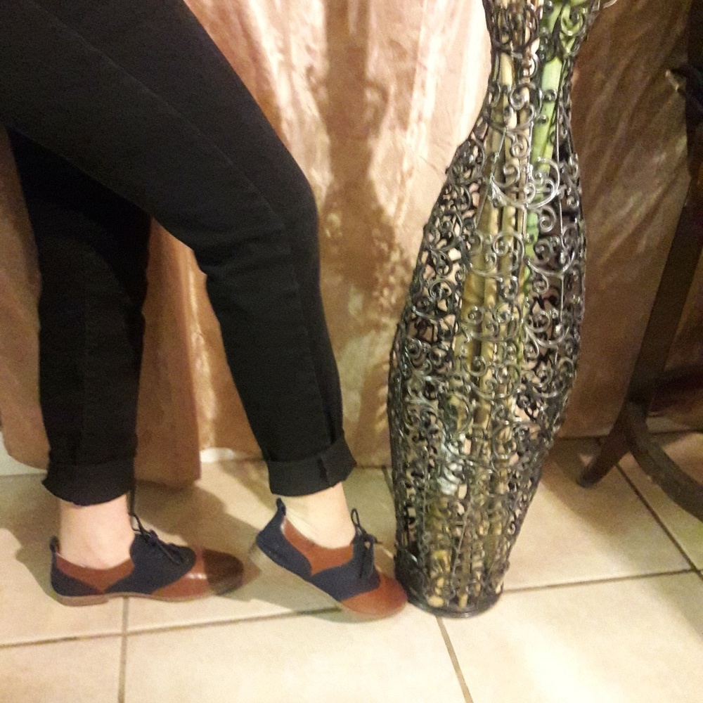 Whiskey restricted shoes 2 in size 6 and 5 1/2